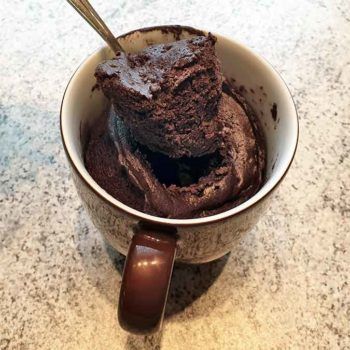 Rezept Tassenkuchen-low-carb-glutenfrei-Brownie-Mug-Cake-zuckerfrei-Schokokuchen