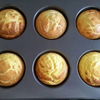 Bei 175°C Umluft ca. 15 - 20 Minuten oder bei Ober- und Unterhitze ca. 20 - 25 Minuten backen.