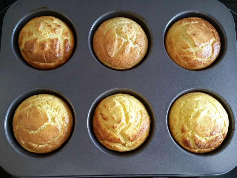 Bei 175°C Umluft ca. 15 - 20 Minuten oder bei Ober- und Unterhitze ca. 20 - 25 Minuten backen.