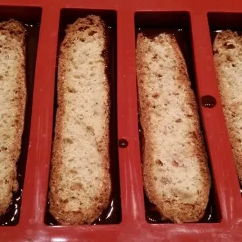 Schokoriegel-Eclair-mit-Haselnusscreme