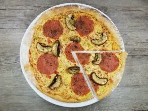 Rezept Steinofenpizza low carb glutenfrei Pizza vom Stein selbstgemacht mit Bambusfaser lecker14