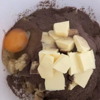 Rezept Gewickelter Marzipan-Rum-Schoko-Stollen lowcarb