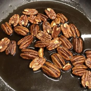 Rezept Schokoladenriegel weiß mit karamellisierten Pekannüssen lowcarb