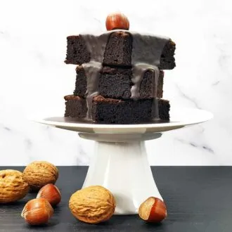 Schokoladenzauber-Schwarze-Sahne-zuckerfrei-low-carb-Schokolade-Pulver-keto-Guss-Brownie