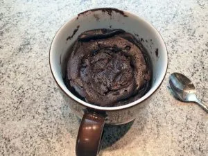 Rezept Tassenkuchen-low-carb-glutenfrei-Brownie-Mug-Cake-zuckerfrei-Schokokuchen