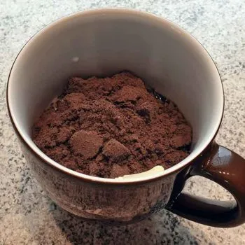 Rezept Tassenkuchen-low-carb-glutenfrei-Brownie-Mug-Cake-zuckerfrei-Schokokuchen