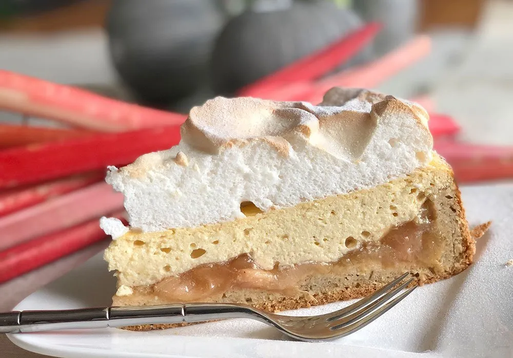 Rezept Rhabarber-Käsekuchen mit Baiserhaube lowcarb glutenfrei