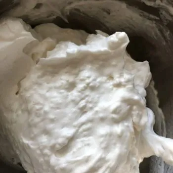 Rezept Johannisbeerkuchen mit Kokos Baiserhaube lowcarb keto kalorienarm