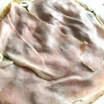 Rezept Herzhaft gefüllte Pfannkuchen-Röllchen mit Joghurt-Dip lowcarb glutenfrei