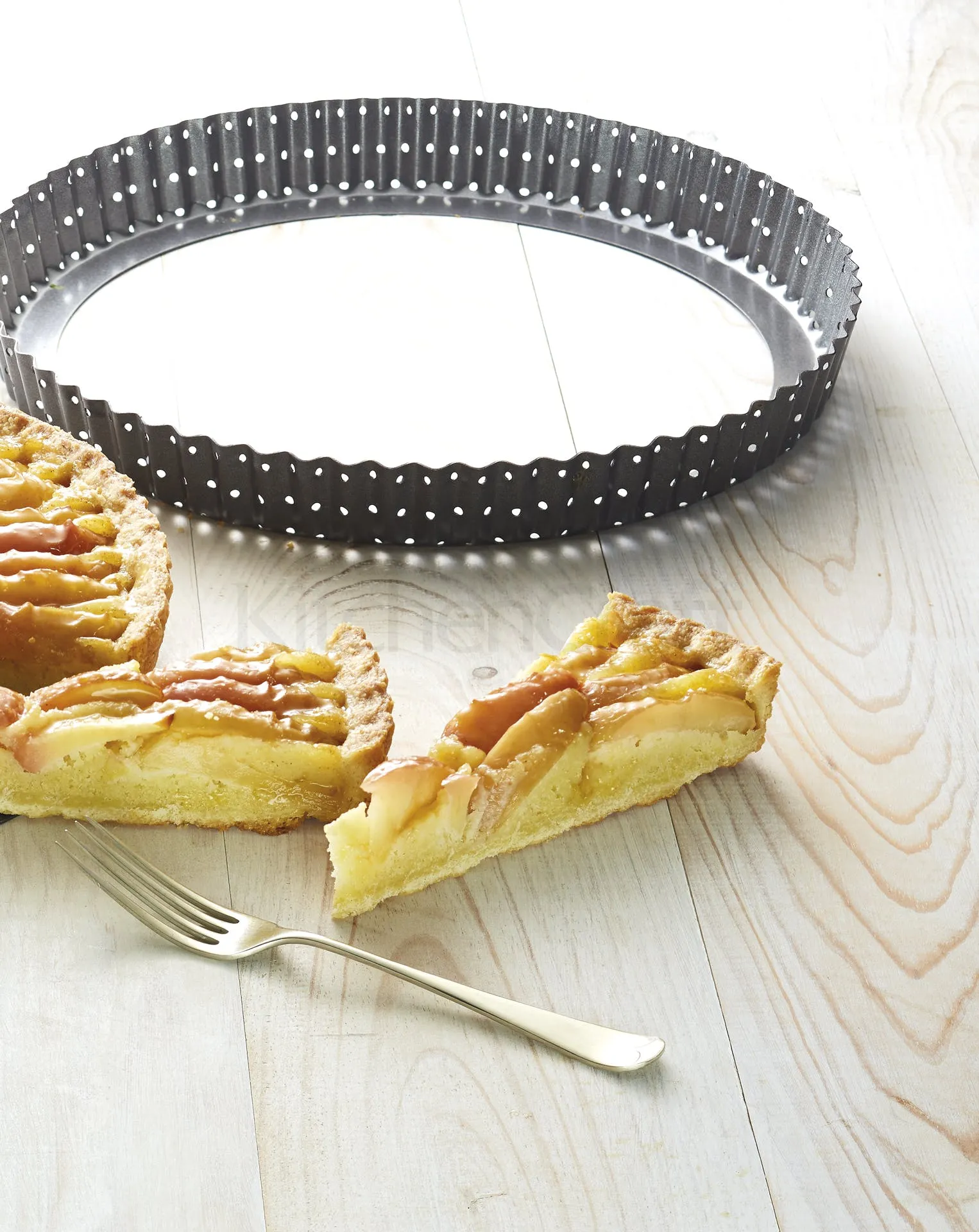 299-00_Master Class Quicheform 28 cm rund perforiert_lowcarb_Backen_Quiche_KCMCCB100