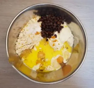 Rezept Osterbrot lowcarb glutenfrei keto mit Rumrosinen