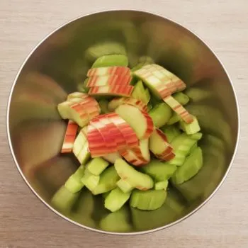 Rezept Rhabarbercreme für Torten, Desserts, Eis, Fluff lowcarb glutenfrei