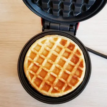 Rezept Quark Kollagen Waffeln mit Rhababerkompott