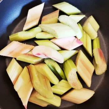 Rezept Quark Kollagen Waffeln mit Rhababerkompott