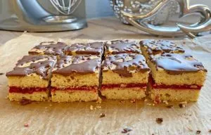 Vanille-Fruchtschnitten (Würfel)