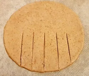 Hörnchen aus Mandelteig mit einer leckeren Füllung aus Rotweinbirnen. Pro Stück nur 5g Kohlenhydrate.