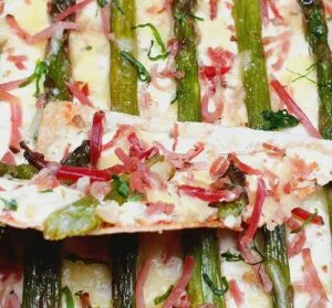 Rezept Spargel Speck Flammkuchen lowcarb keto glutenfrei