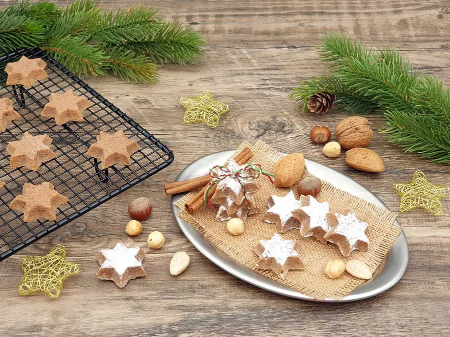 072-Plaetzchenzauber_Weihnachtszauber-ZIMTSTERNE-lowcarb-glutenfrei-Kekse-zuckerfrei