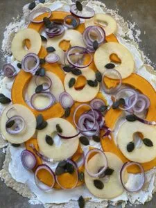 Rezept Kürbis Apfel Flammkuchen lowcarb keto glutenfrei