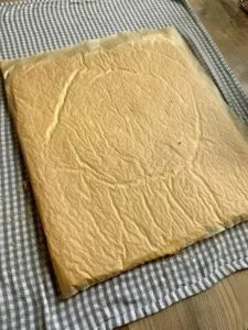 Rezept Biskuitrolle klassisch mit Marmelade lowcarb glutenfrei