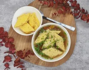 Rezept Kräuter Biskuit Schöberl als Suppeneinlage lowcarb keto glutenfrei
