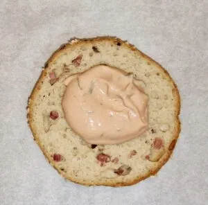 Rezept Broccoli Speck Käse Burger mit Brioche Speck Bun keto low-carb glutenfrei