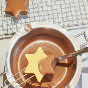 Rezept Ischler Marzipan Sterne low-carb keto glutenfrei