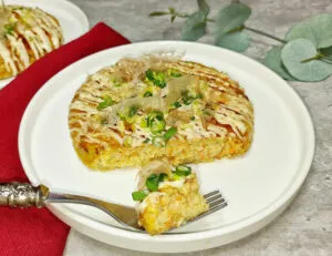Rezept Okonomiyaki - Japanischer Pfannkuchen mit Kohl low-carb keto glutenfrei