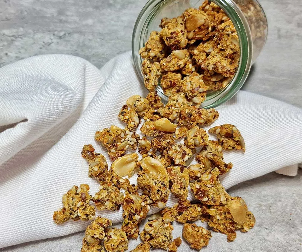 Rezept pikantes spicy Speck Müsli low-carb keto glutenfrei